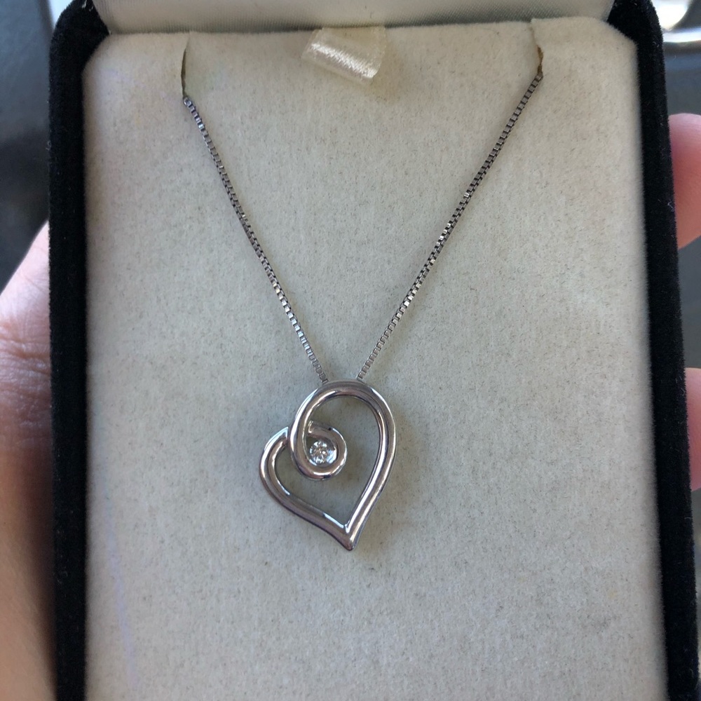 Kay jewelers heart necklace